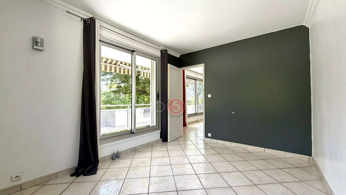 Appartement à LE RAINCY