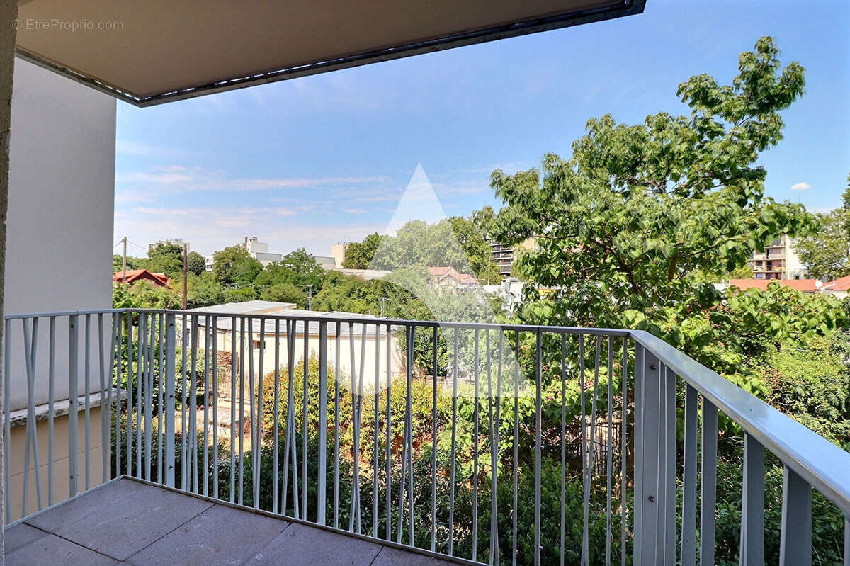 Appartement 2 pièces avec balcon - limite saint gratien/enghien les bains - photo 7