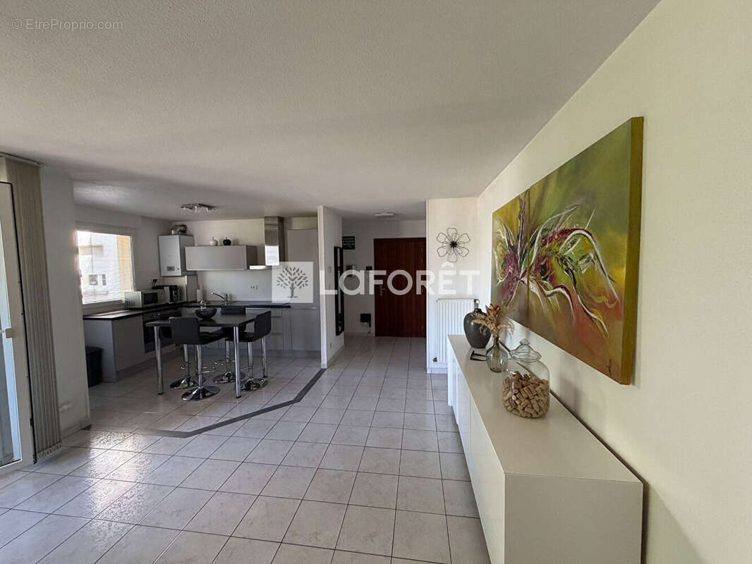Appartement Saint Louis 4 pièce(s) 82.64 m2 - photo 3