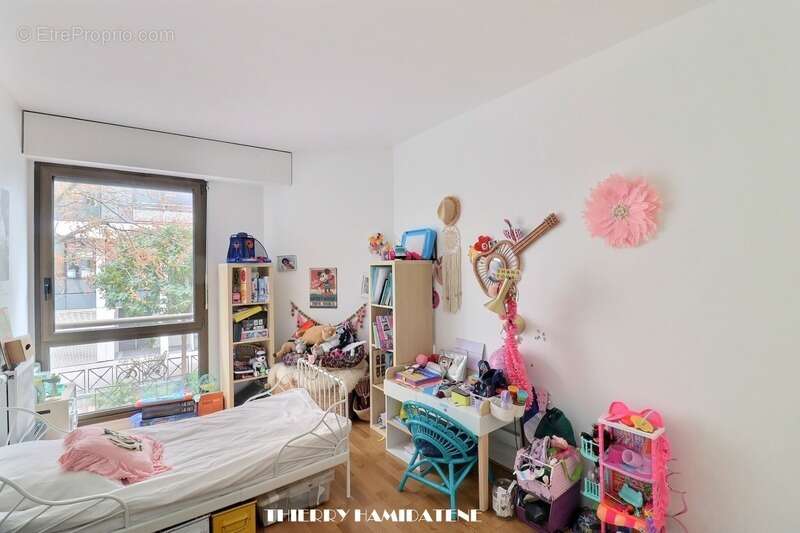 Appartement à LEVALLOIS-PERRET