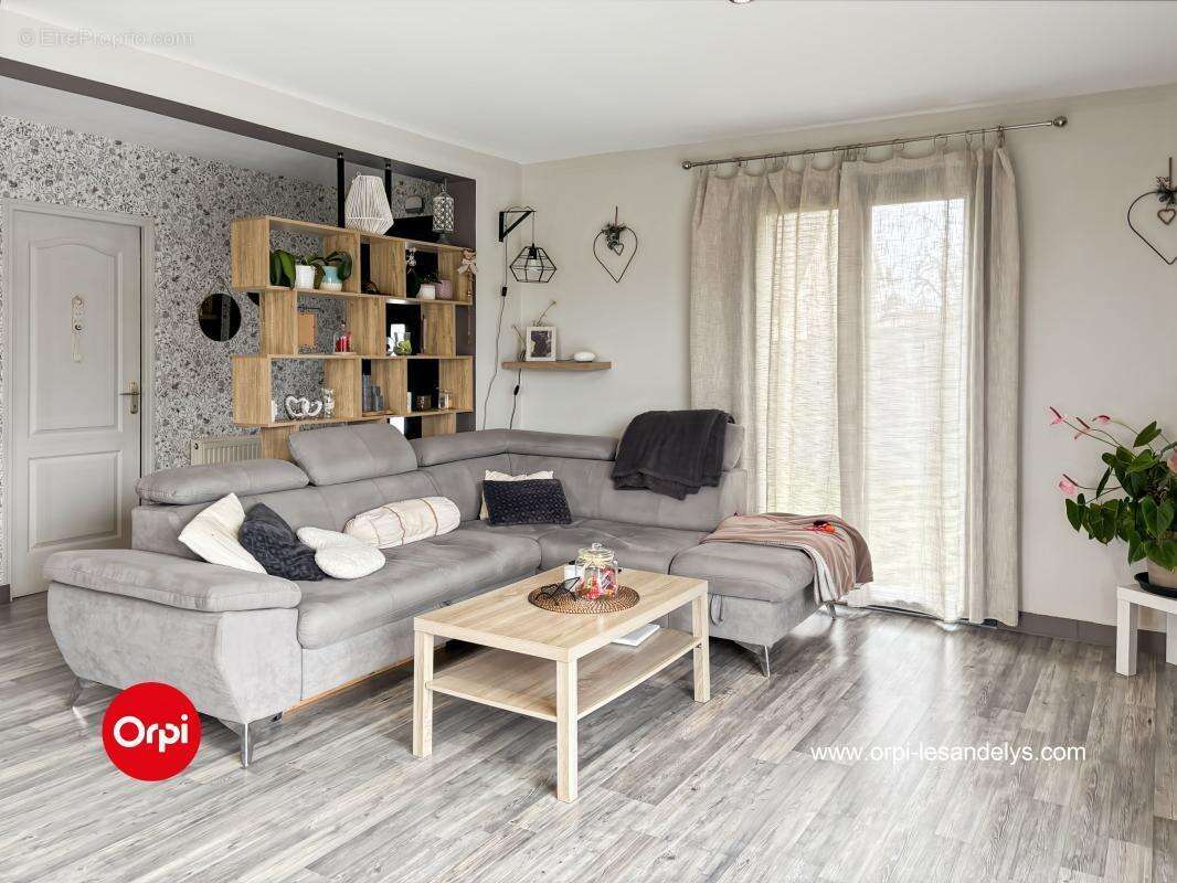 Maison à COURCELLES-SUR-SEINE