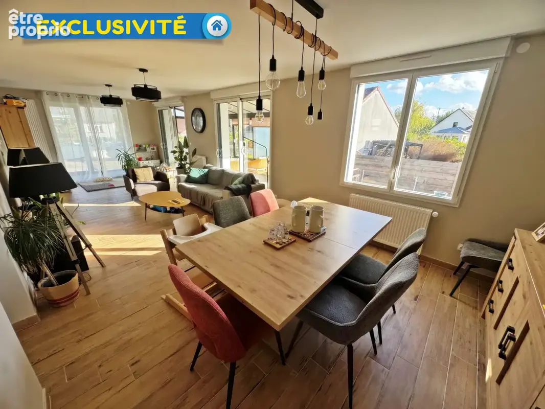 EXCLUSIVITE ! Maison rénovée d'environ 115 m2 avec 4 chambres et 1 149 m2 de jardin à Châteauneuf-sur-Loire ! - photo 2