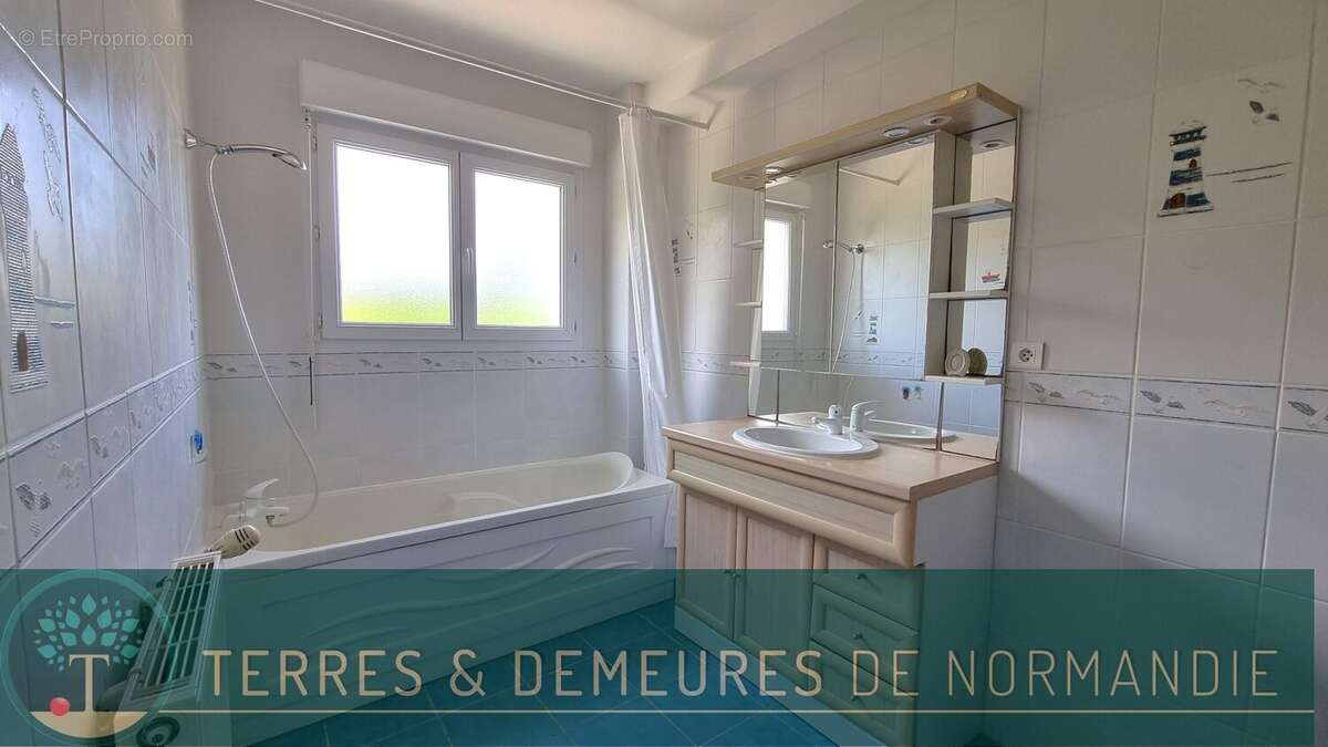 Maison à MARTIN-EGLISE