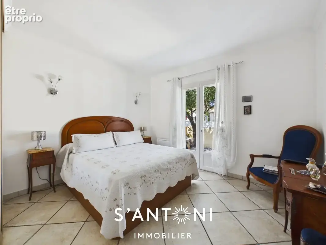 Maison familiale de 158 m² avec garage, T2 indépendant et 1 800 /an de revenus solaires à Frontignan Lapeyrade ! - photo 6