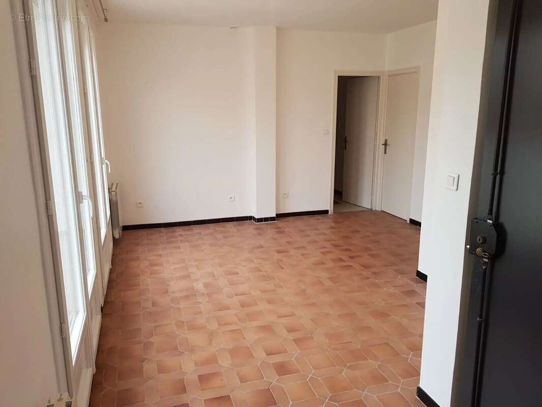 Appartement à Marseille-3e  - photo 5