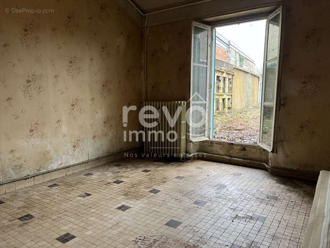 Maison à SAINT-REMY-L'HONORE