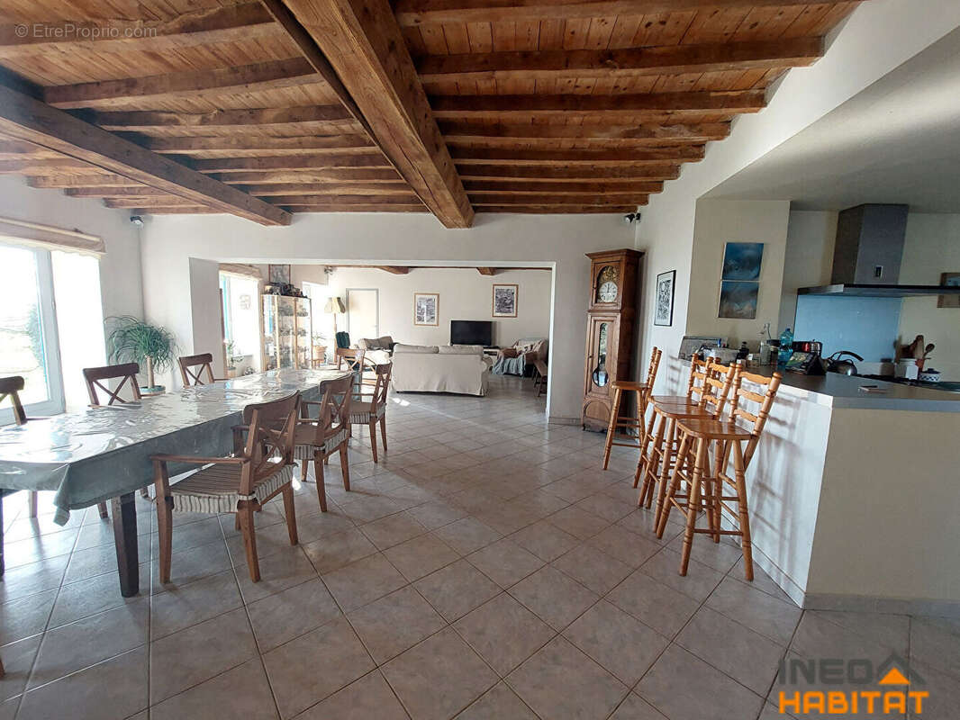 Maison à MINIAC-SOUS-BECHEREL