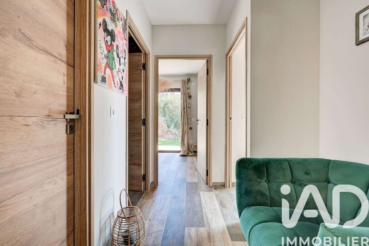Photo 9 - Maison à LE CASTELLET