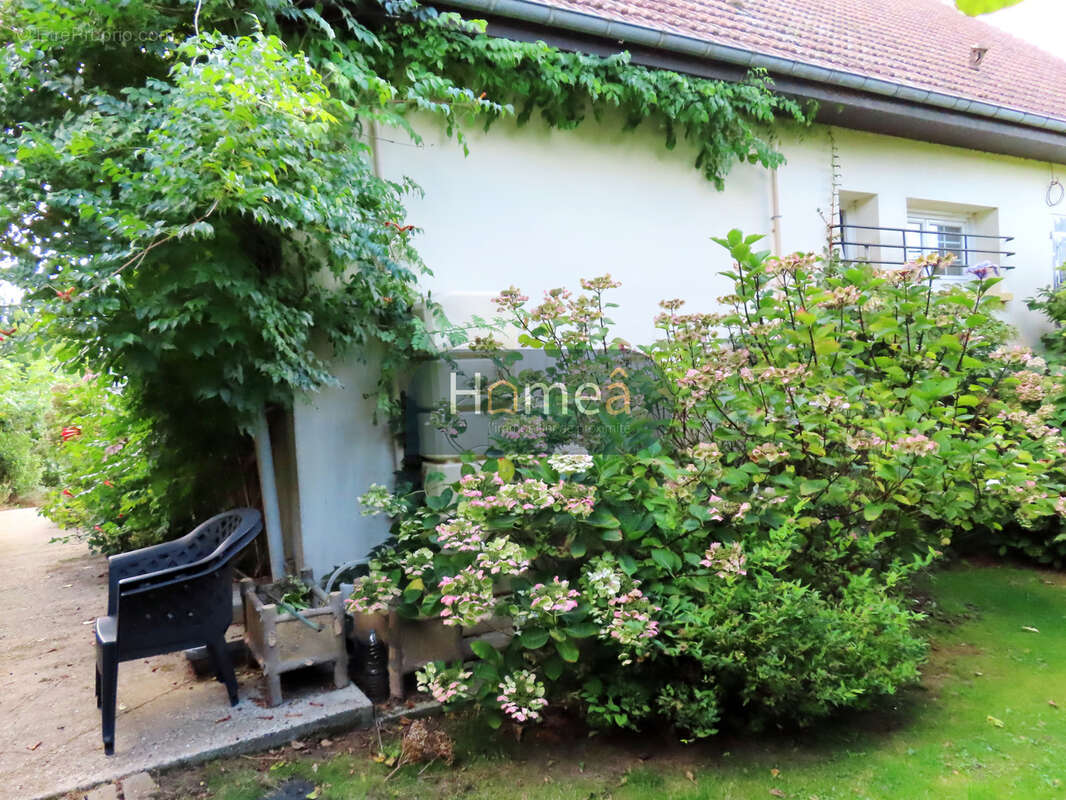 Maison à GREGES