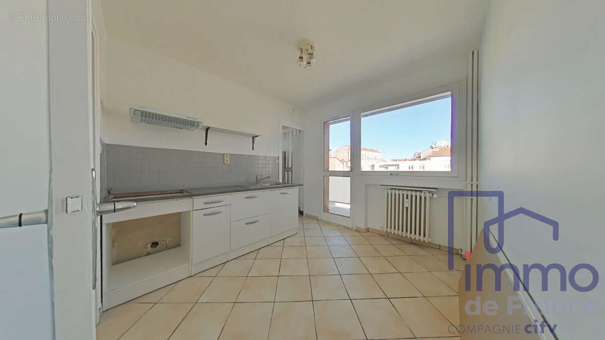 Appartement à SAINT-ETIENNE