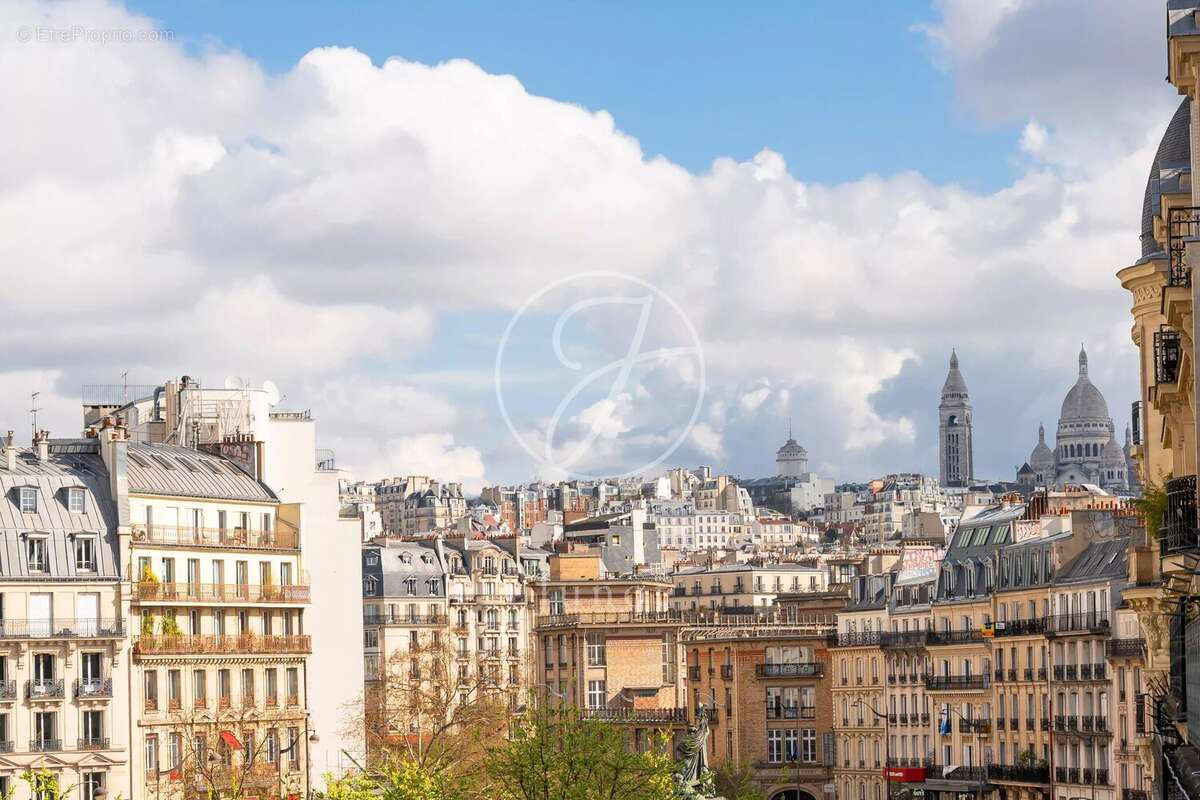 Appartement à PARIS-8E