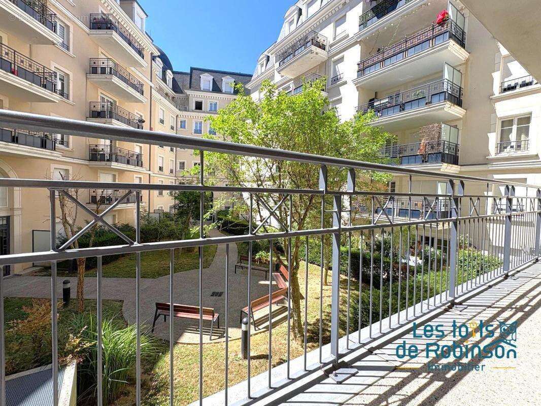 Appartement à LE PLESSIS-ROBINSON