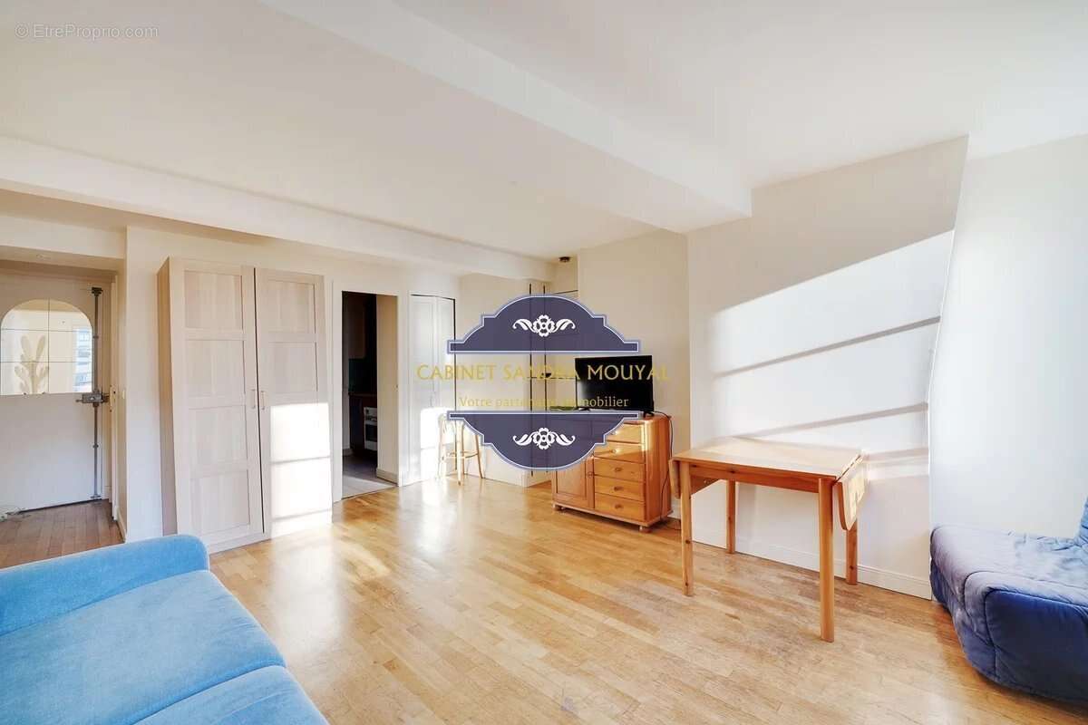 Appartement à PARIS-3E