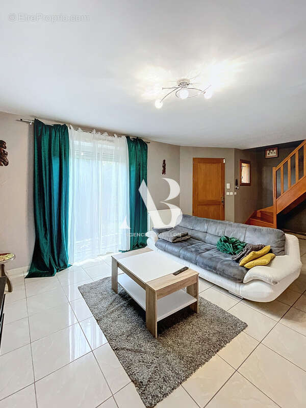 Maison à LA CHAPELLE-RABLAIS