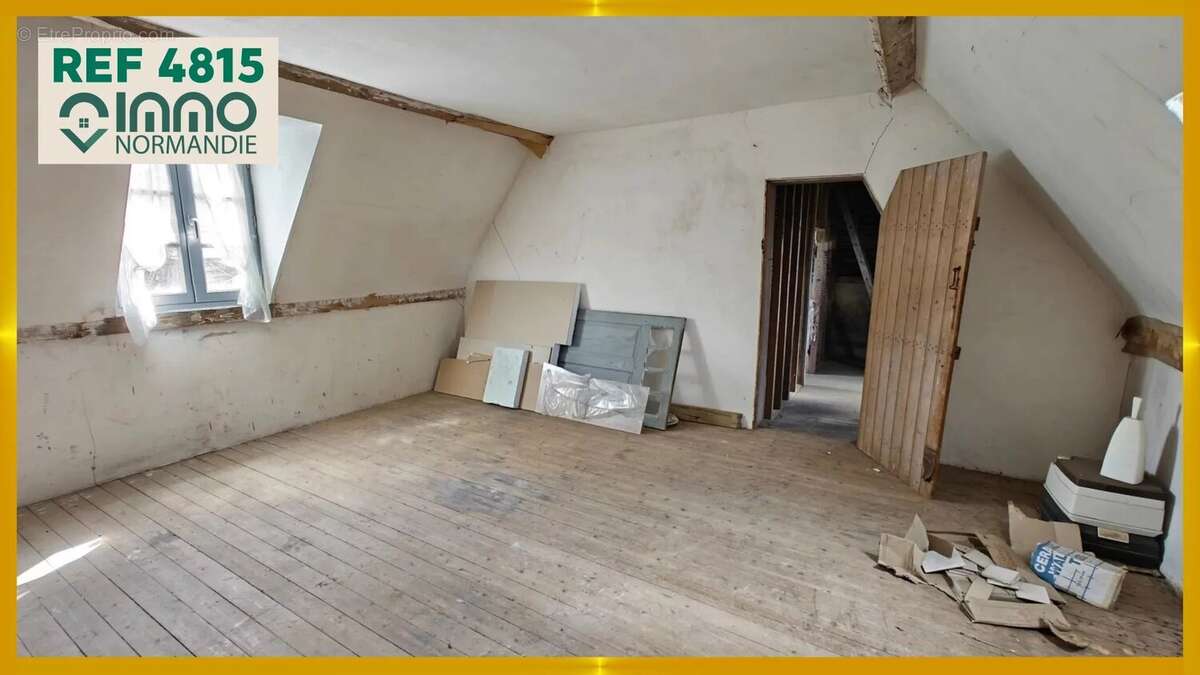 Maison à SAINT-CYR-DE-SALERNE