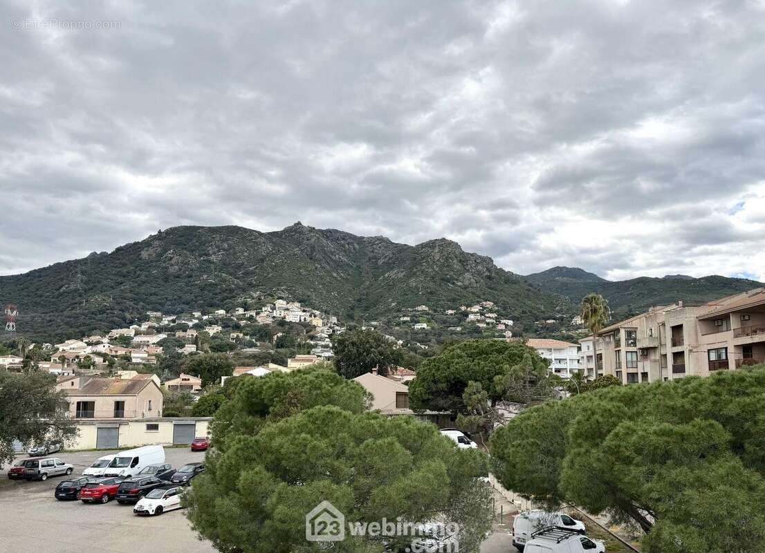 Une jolie vue des 2 pignons - Appartement à BIGUGLIA