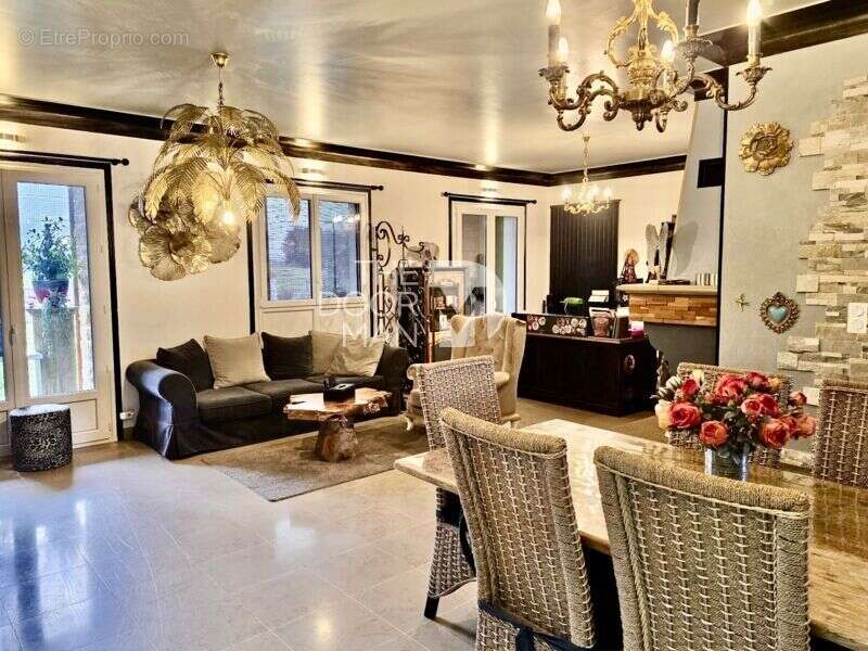 Maison à MEHUN-SUR-YEVRE