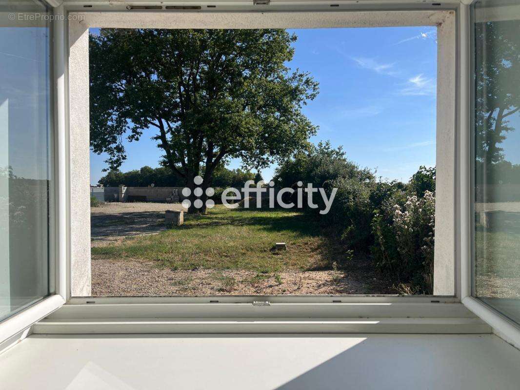 Maison à VENDEUVRE-DU-POITOU