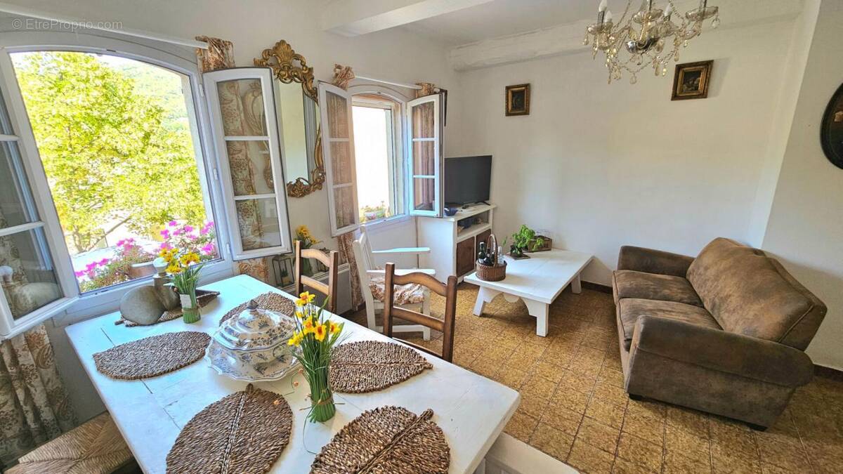 Appartement à CLAVIERS