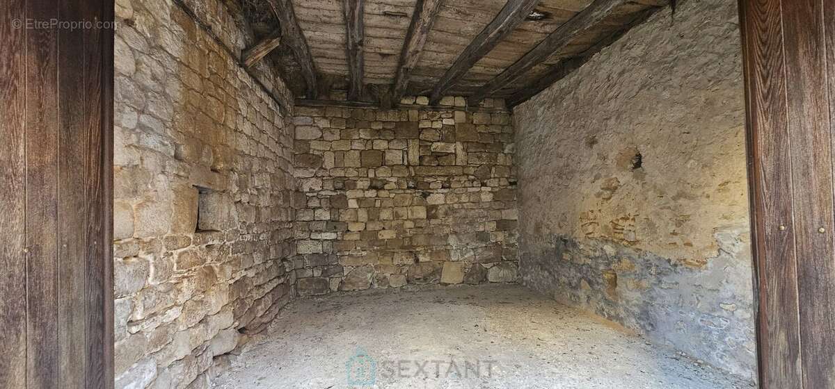 Rare à Domme  Maison de caractère avec 2 appartements, jardin, cave et grand garage - photo 23