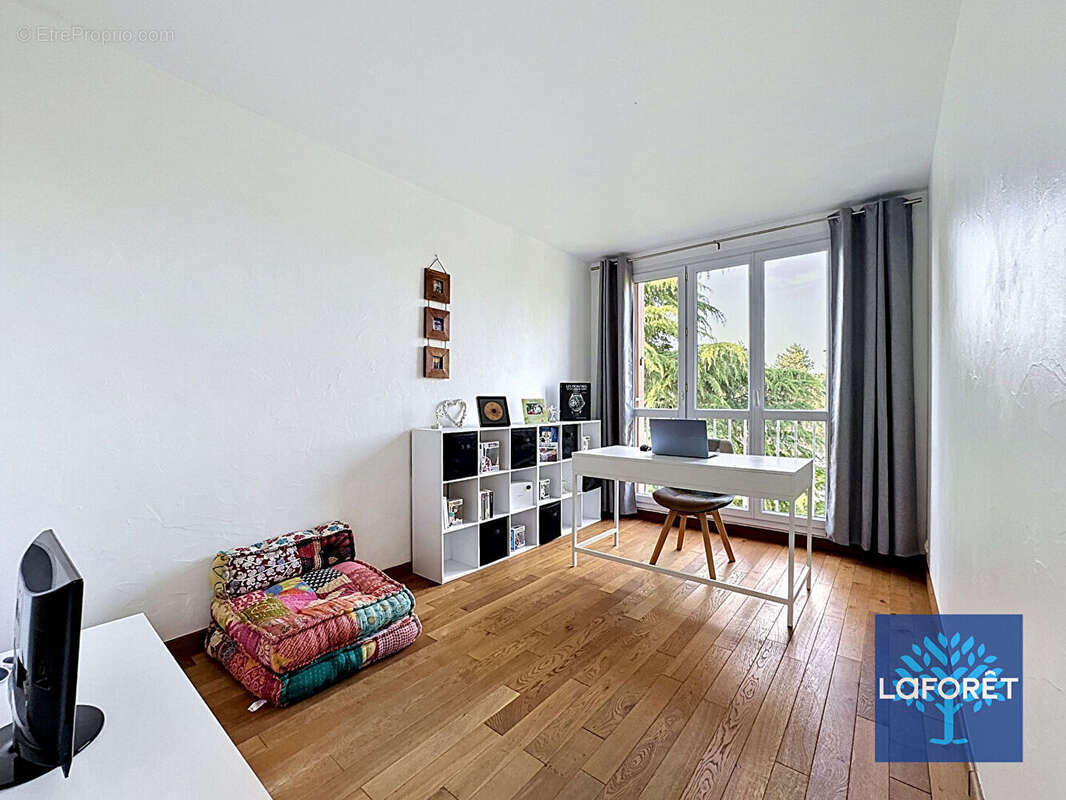 Appartement à CHILLY-MAZARIN