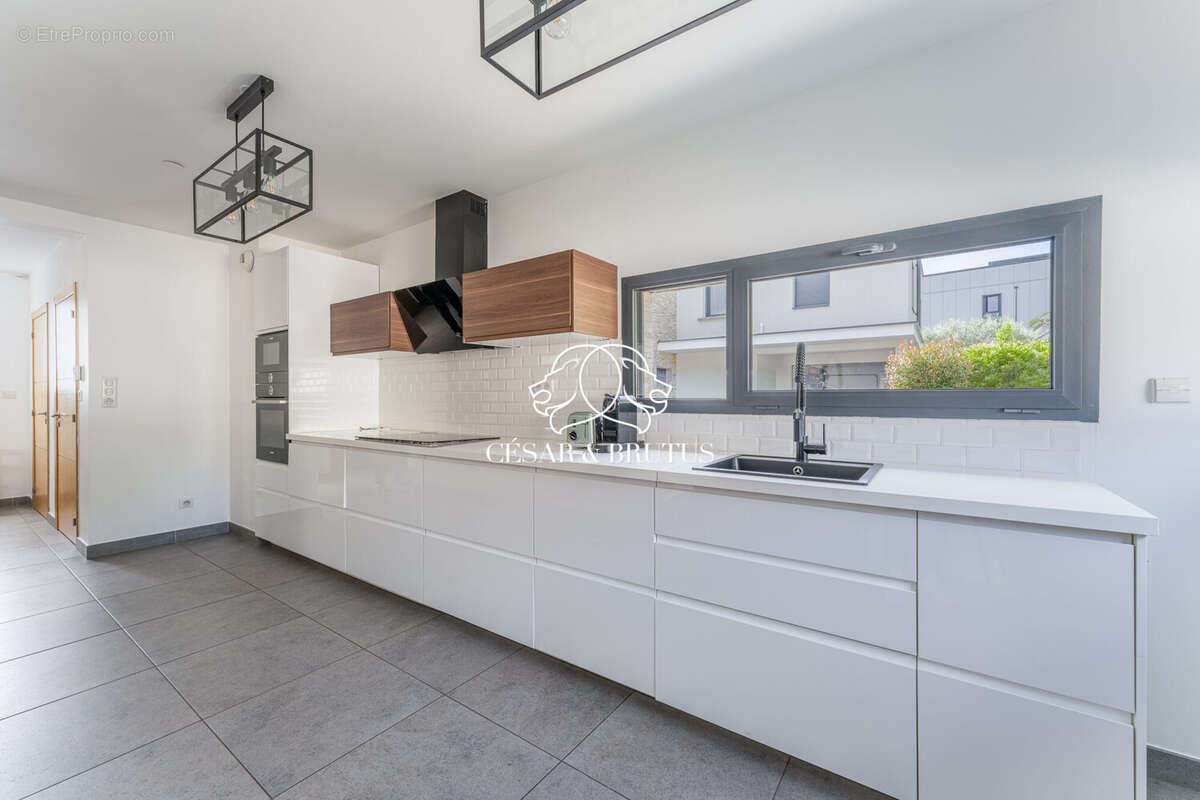 Maison 136 m² à Chassieu  - photo 7