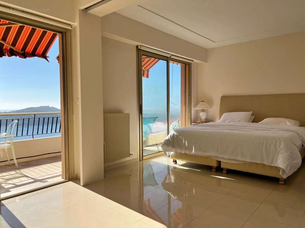 Appartement à VILLEFRANCHE-SUR-MER