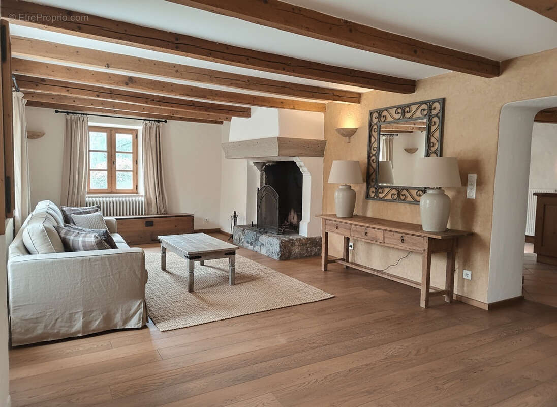 Appartement à LES ALLUES