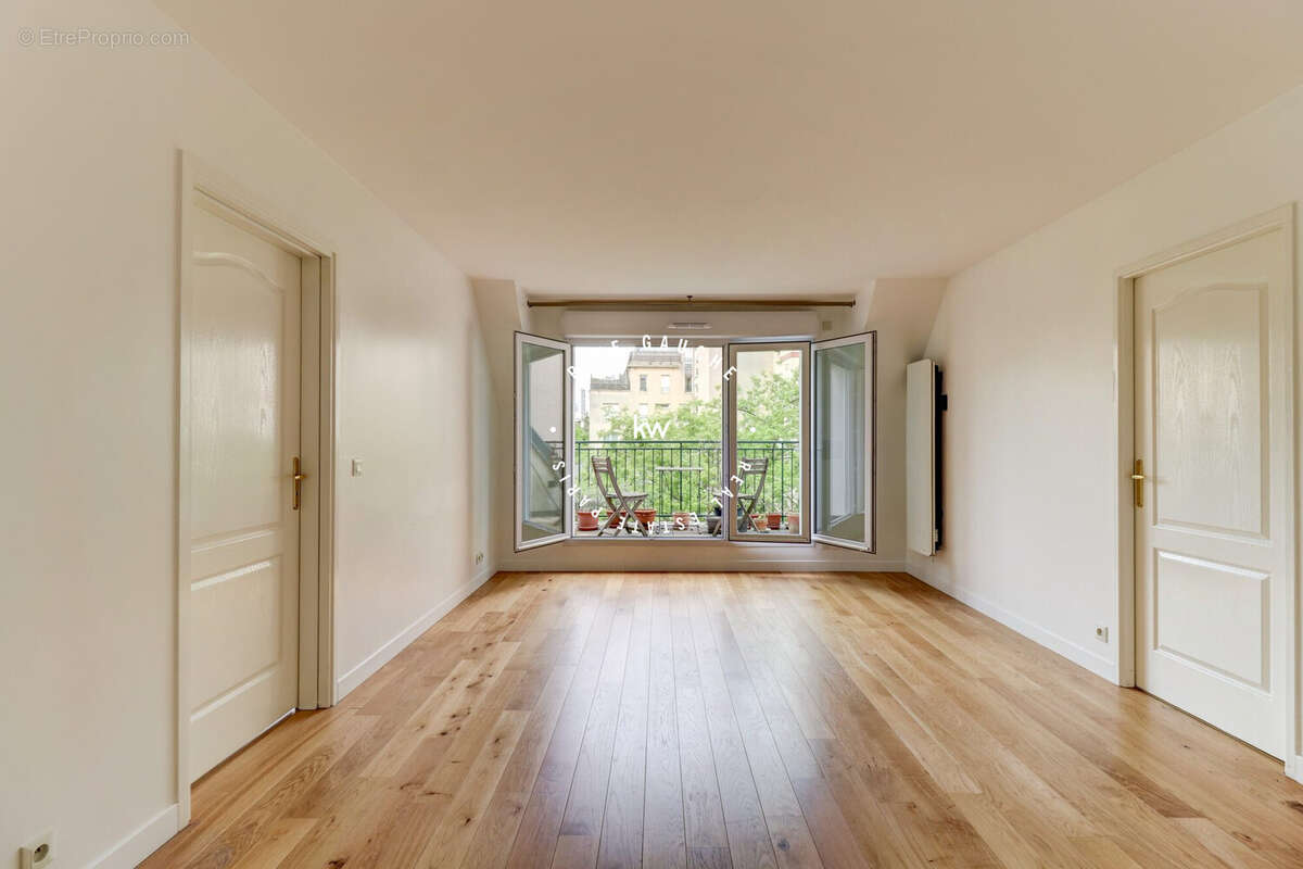 Appartement 45 m² à Suresnes  - photo 2