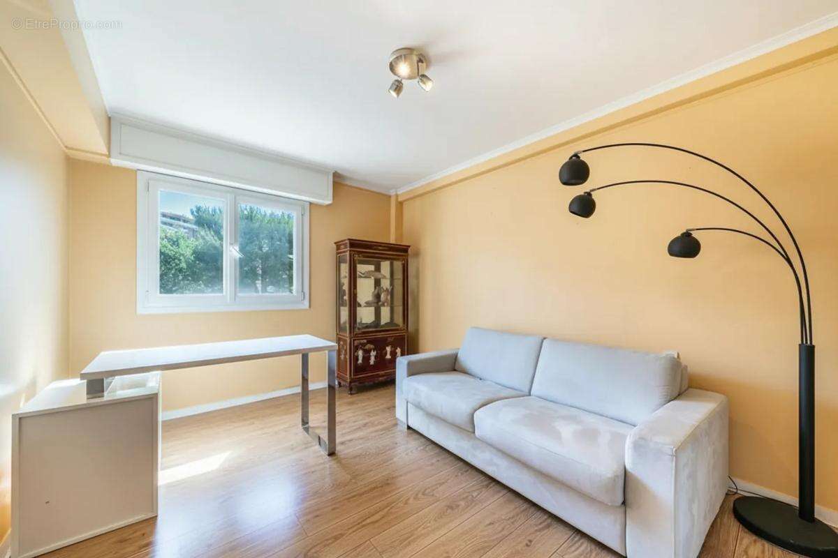 Appartement 3 pièces de 70 m² -  Le Cannet - photo 6