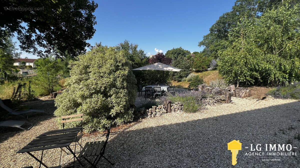 Charentaise de charme rénovée, 5 chambres, gîte,  jardin proche Mirambeau - photo 23