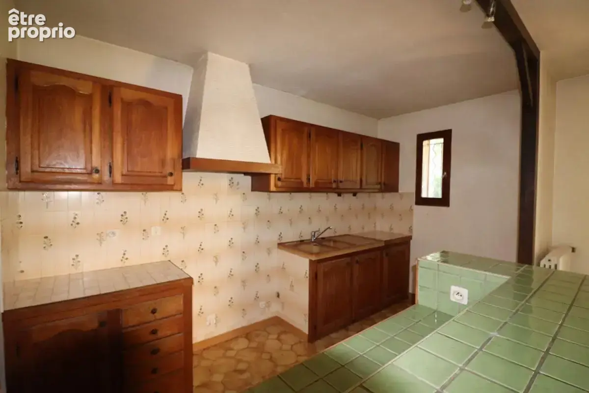 ARLES  Quartier Gimeaux  Maison de  200 m² sur 8 000 m² de terrain - photo 12