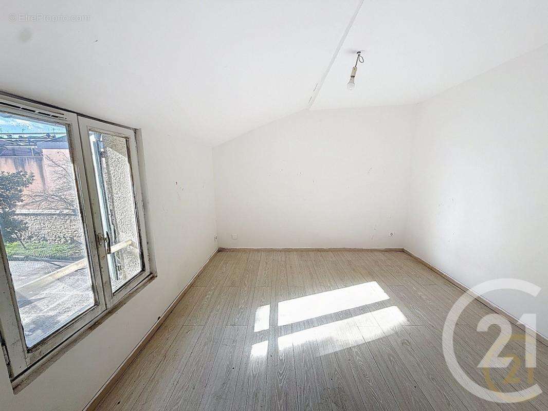 Maison à CHOISY-LE-ROI