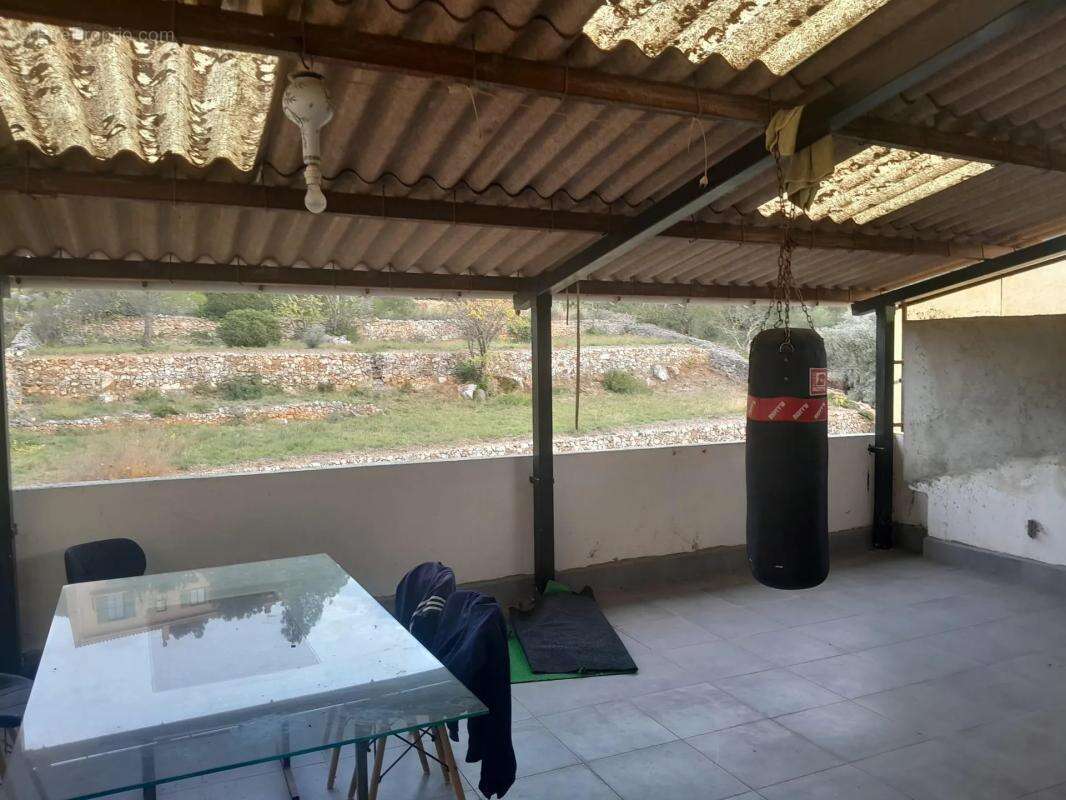 Maison à ESTAGEL