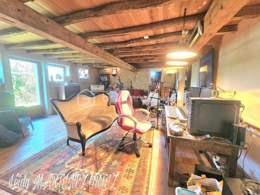 Maison à VIC-FEZENSAC