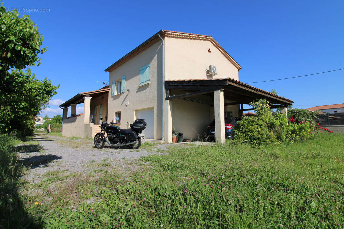 Maison à SAINT-JULIEN-LES-ROSIERS