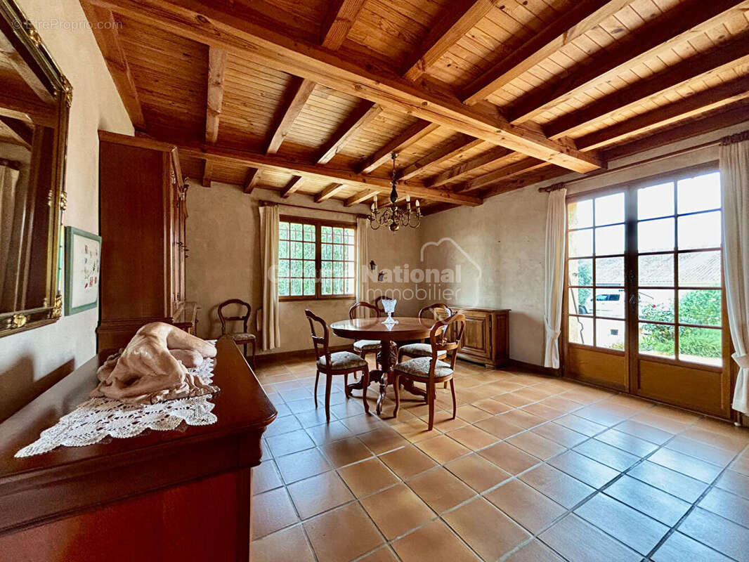 Villa Saint Just  3 chambres , piscine , sous sol amenageable , hangar 125m² - photo 5