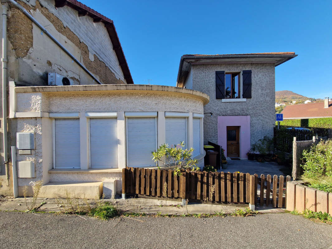 Commerce à COUBLEVIE