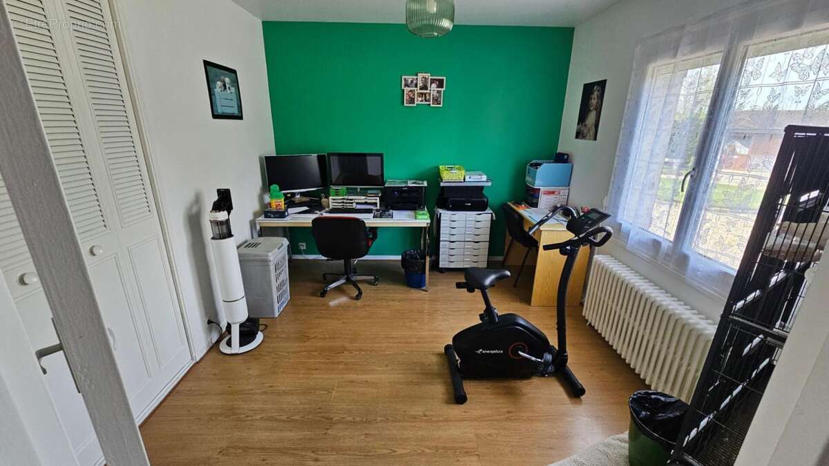 Maison à HOUDAN