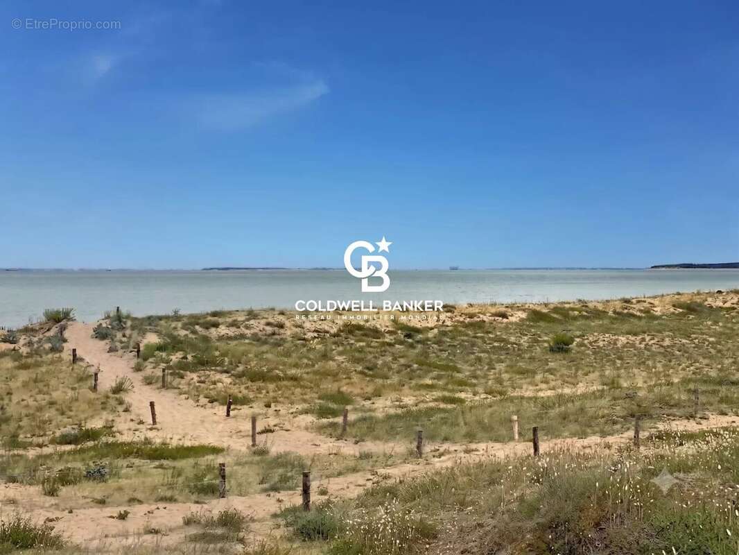Face à l’océan – Propriété d’exception avec accès privé à la mer – Île d’Oléron - photo 2
