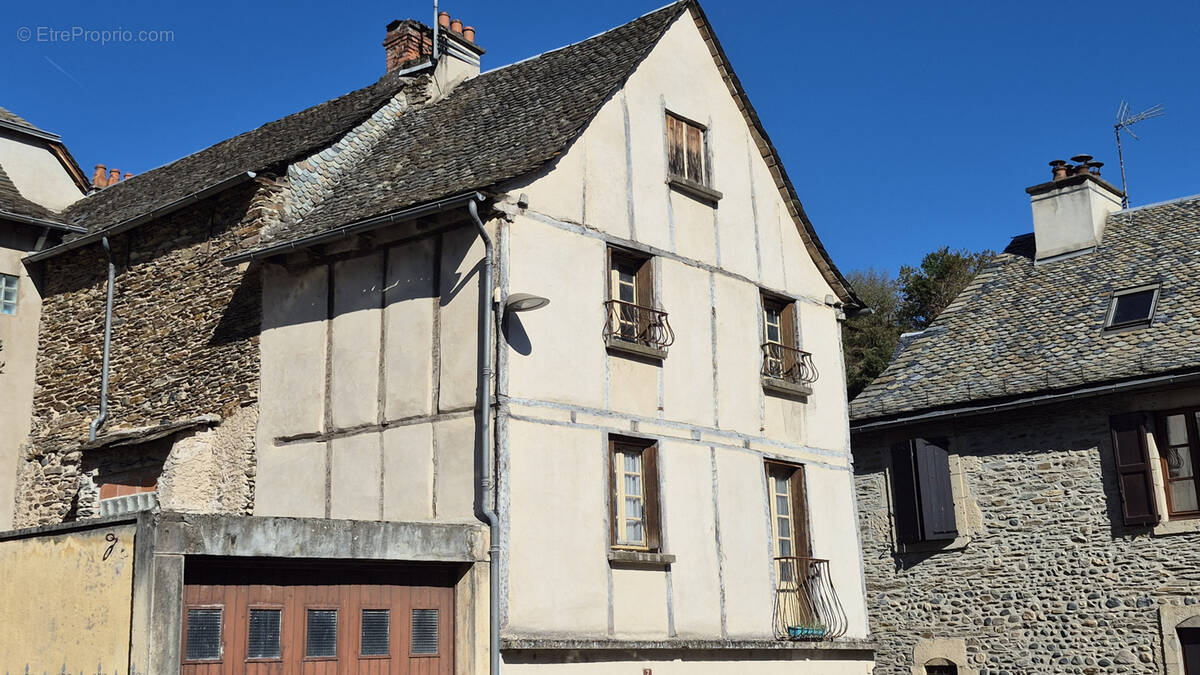 Maison à ESTAING