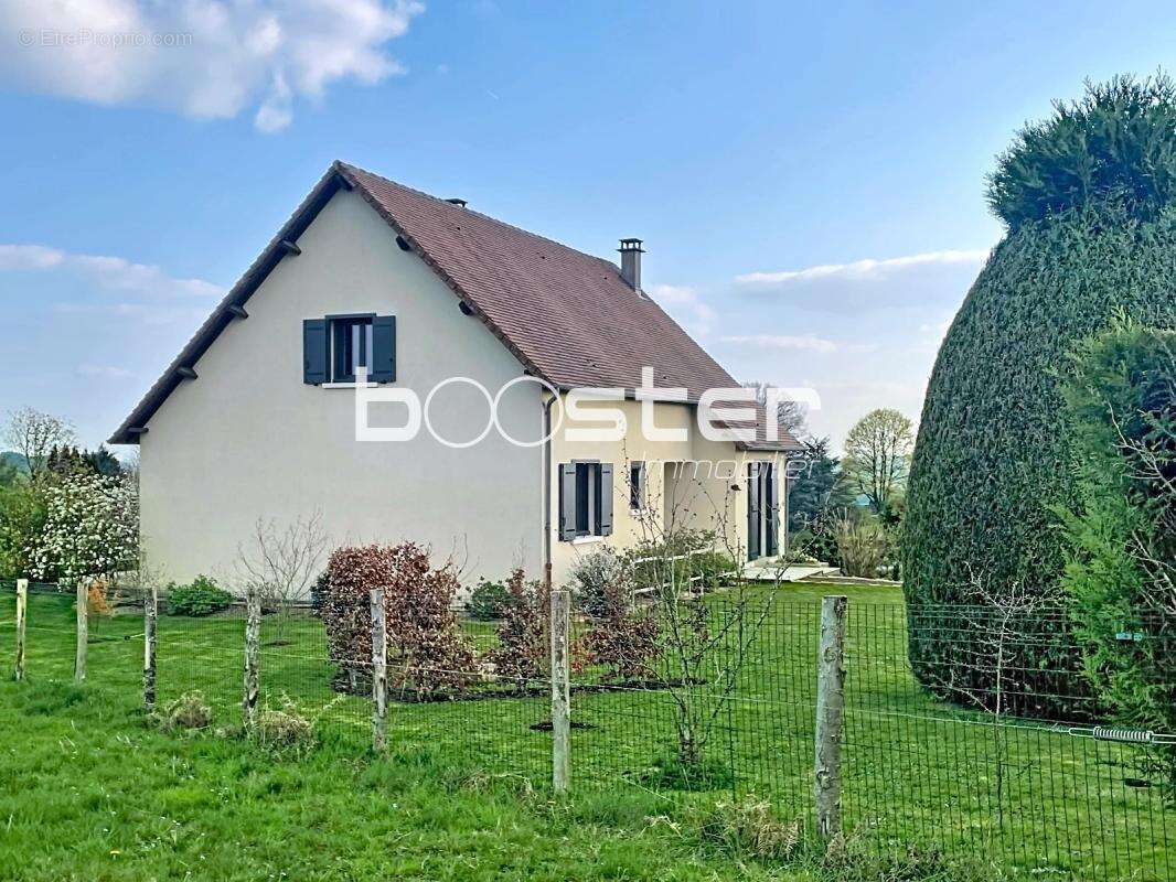 Maison à SAINT-YRIEIX-LA-PERCHE