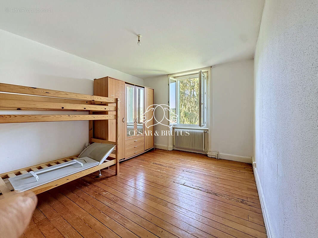 Maison 137 m² à Belmont-De-La-Loire  - photo 6