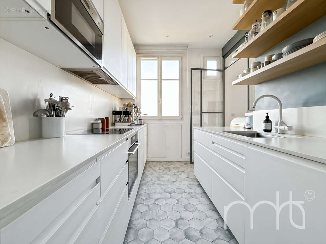 Appartement à LA GARENNE-COLOMBES