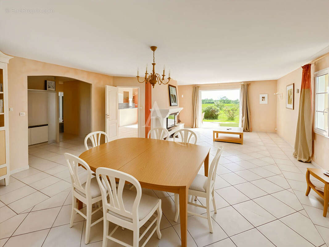 Maison à SALLERTAINE