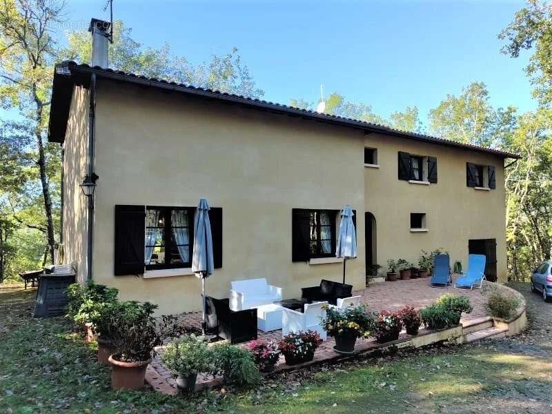 Villa de caractère dans un cadre privilégié - photo 17