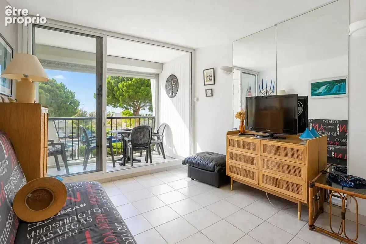 La grande-motte (34280) – studio cabine avec coin nuit – 31,59 m² – balcon – vue mer & port – exposition sud – ascenseur - photo 4