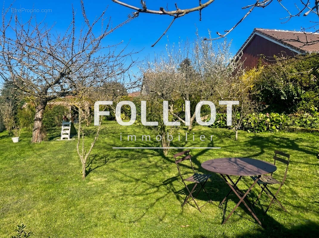 À Vendre : Pavillon sur sous-sol 6 pièces à vendre à Sainte-Honorine-des-Pertes, Aure sur Mer - photo 17
