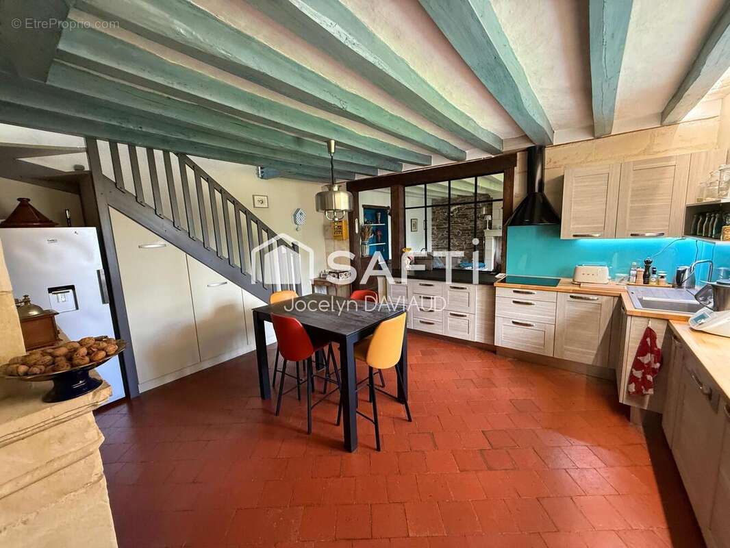 Maison 155 m² à Saint-Sulpice  - photo 5