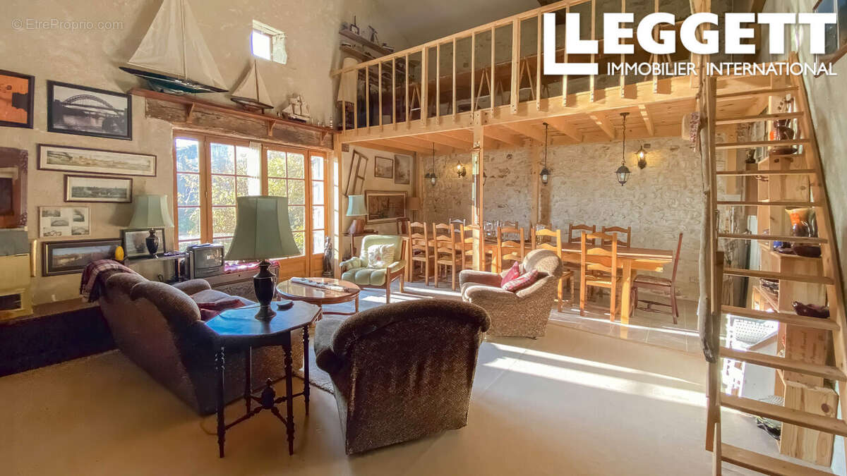 Charmante ferme de 4 chambres avec grande grange et vue fabuleuse sur la campagne - photo 4